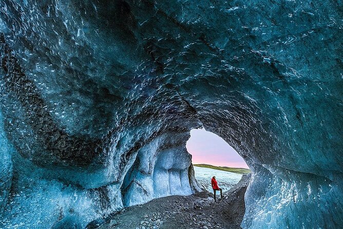 2 Day Winter Tour to Iceland's South Coast and Diamond Beach - How The Small Group Setup Changes The Experience