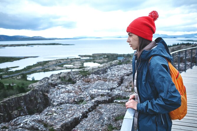 3-Day Northern Lights Hunt & Glacier Lagoon Tour - Day 1 Golden Circle: Thingvellir, Geysir, Friðheimar, Gullfoss