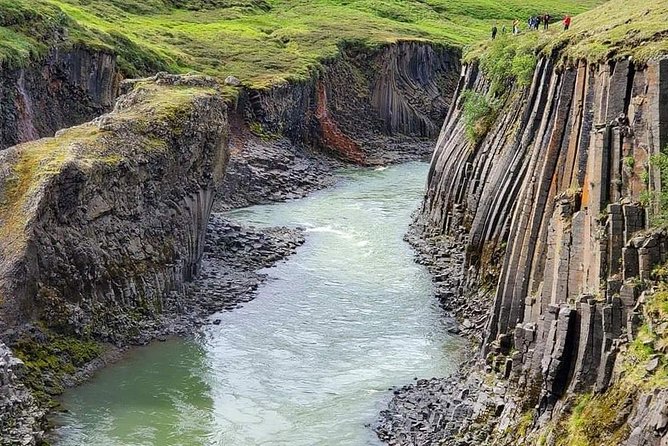 4, 5, 6 or 7-Day Small-Group Ring Road Tour from Reykjavik - Day 5: Deildartunguhver, lava caves, and Icelandic horses