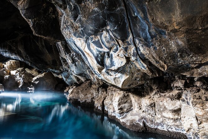 4x4 MiniBus Tour Lake Myvatn, Dettifoss,Selfoss, Godafoss and Nature Baths - Grjotagja Cave and the Tectonic Plates Fissure: When Heat Meets Time