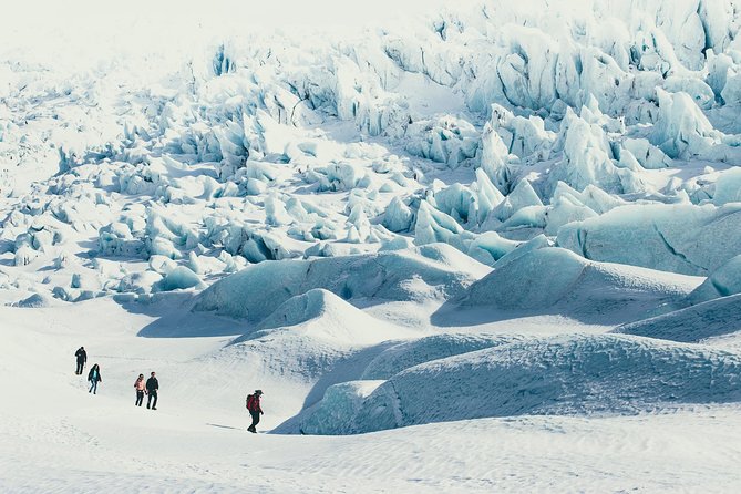 6-Day Summer Ring Route of Iceland Small-Group Tour - Day 3: Skaftafell glacier hike and Jökulsárlón icebergs at boat-ride pace