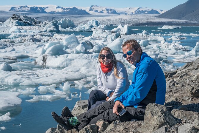 6-day Ultimate Iceland Tour: Photography and Northern Lights - Day 3: West Iceland details, seals, black cliffs, and the Kirkjufell photo obsession