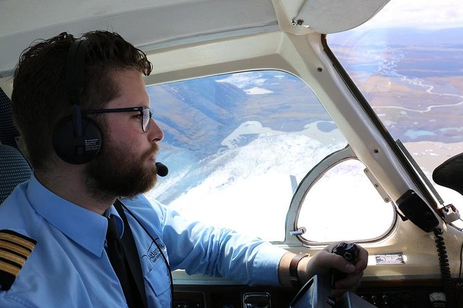 Airplane flight over glacier lagoons and Iceland's highest peak - What the 50-Minute Flight Feels Like, and How to Prepare