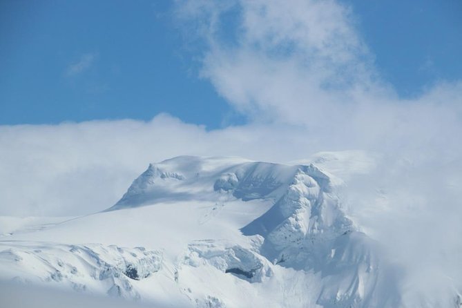 Airplane flight over glacier lagoons and Iceland's highest peak - Coffee, Pilot Talk, and the Human Touch (Including Stefan)