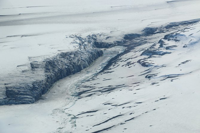 Airplane Flight over Vatnajökull Volcanic Eruption Sites - What you see over Vatnajökull eruption sites in 50 minutes