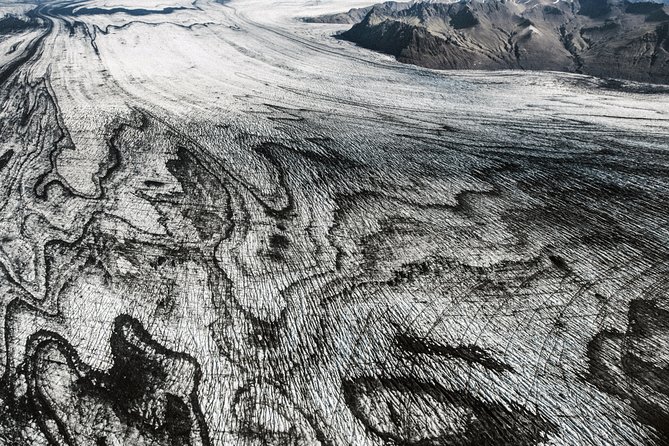 Airplane Sightseeing flight over Laki craters and highland - Should you book this flightseeing tour?