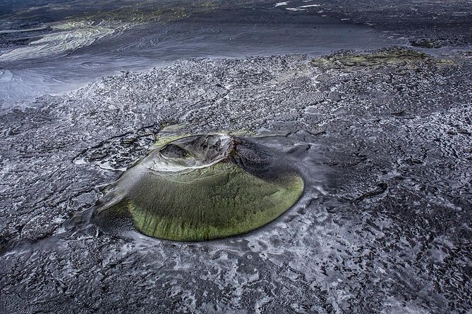 Airplane Sightseeing flight over Laki craters and highland - Over Vatnajökull: How Skeiðarárjökull Shows Glacier Scale Fast
