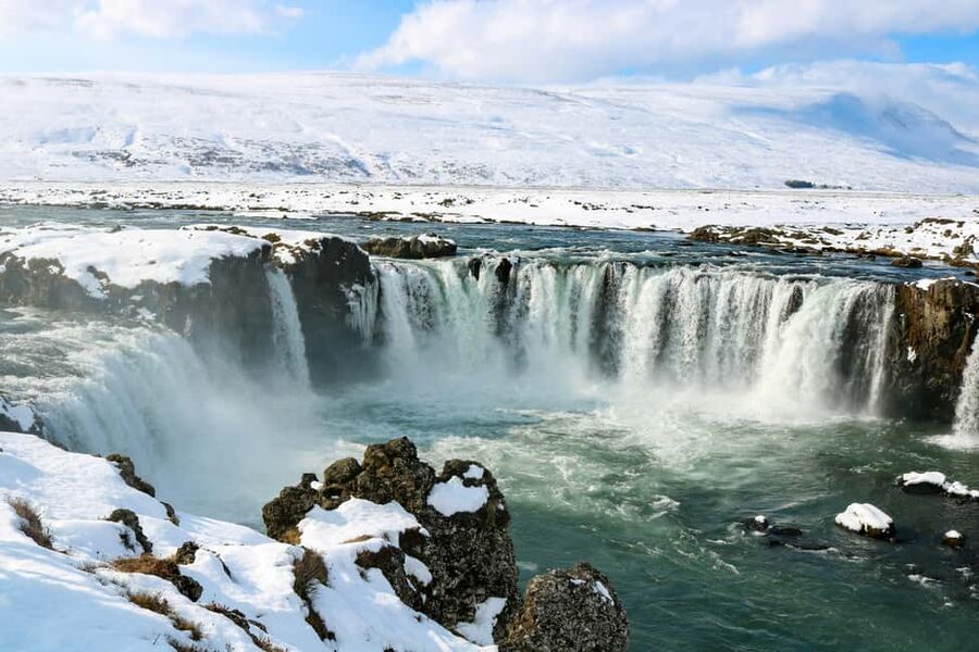 Akureyri: Dettifoss and Goðafoss Waterfalls Tour - Guiding, Wi-Fi, and group size: the comfort side of a packed day