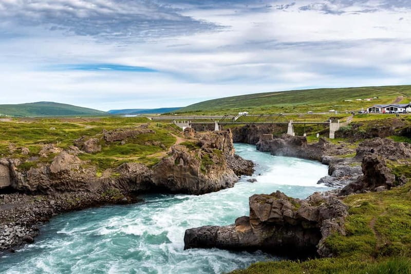 Akureyri Port: Dettifoss, Goðafoss and Lake Mývatn Tour - Goðafoss first: horseshoe falls and the guide’s big-picture story