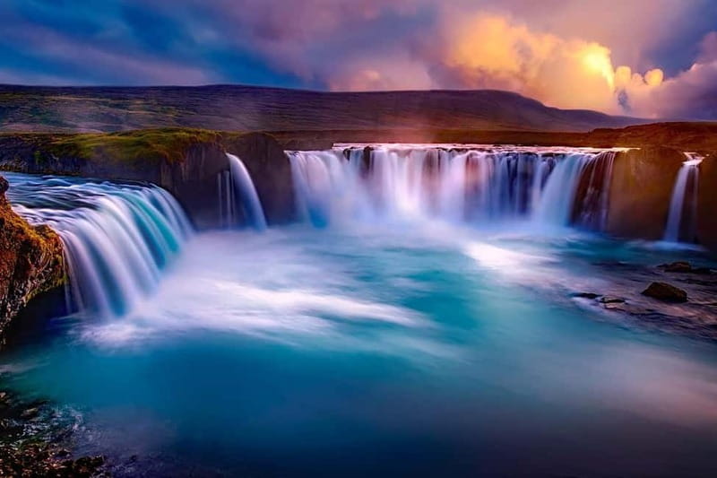 Akureyri Port: Godafoss Waterfall Classic Tour & Viewpoint - Meeting point and what to look for in Akureyri
