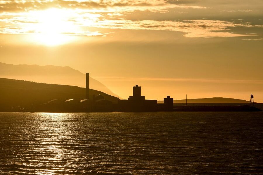 Akureyri: Whale Watching in the Midnight Sun - The guide and the sound system: learning that lands, and what to do if it doesn’t