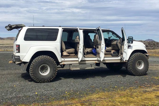 Askja & Holuhraun, Super Jeep Day Tour from Lake Myvatn - Dreki Lunch Stop at Drekagil Dragon Canyon: Walk or Hut Picnic