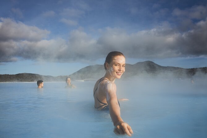 Blue Lagoon Admission Including Return Transfers from Reykjavik - How the Reykjavik transfer day really plays out