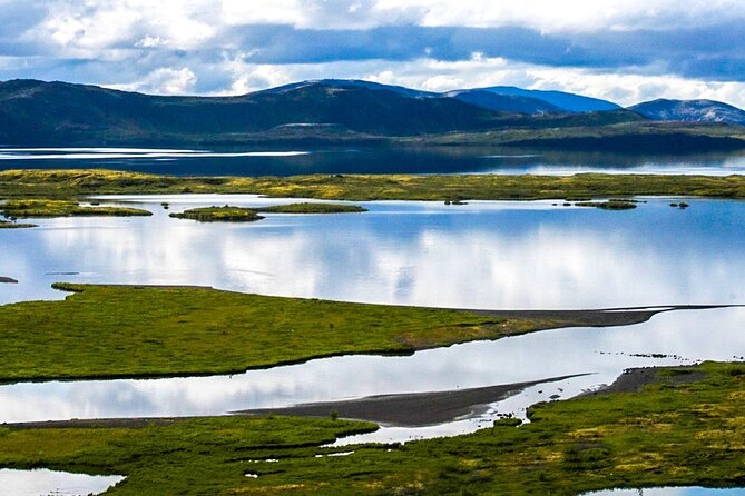 Classic Golden Circle & Kerið Small-Group Tour from Reykjavík - Kerið crater lake: the easy walk that feels dramatic