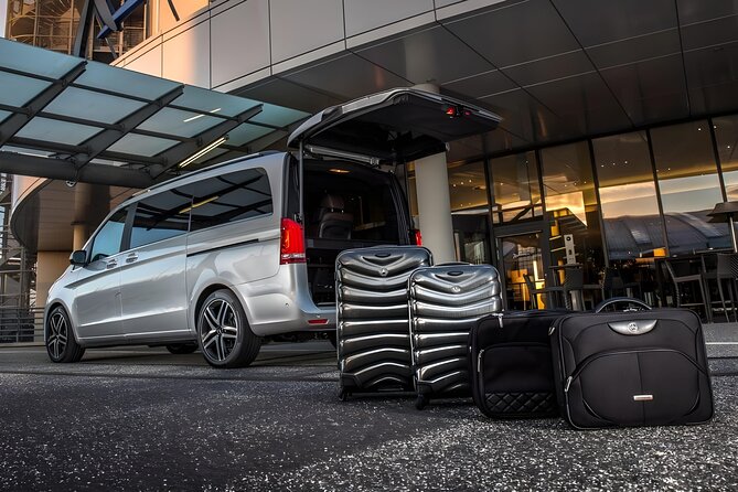Cruise Port Private Transfer to Keflavik Airport - Meeting Your Driver in a Busy Port Without Losing Your Mind