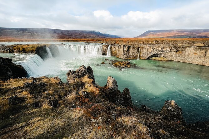 Cruise Tour Godafoss and Myvatn Lake and Baths Small Group - Skútustaðagígar Pseudo-Craters: Mývatn’s Weird Science Stop