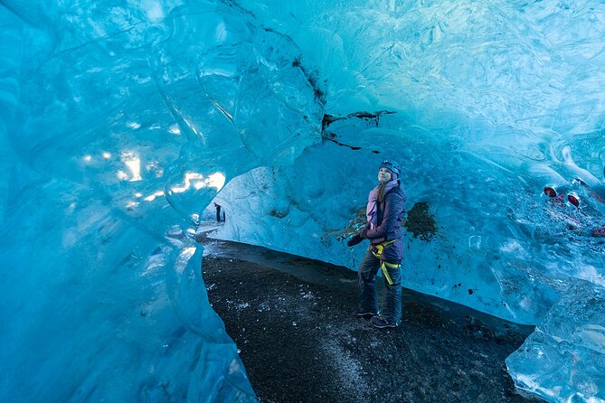 Crystal Blue Ice Cave - Super Jeep From Jökulsárlón Glacier Lagoon - Safety Gear and Guides: Why This Tour Feels Thought Through