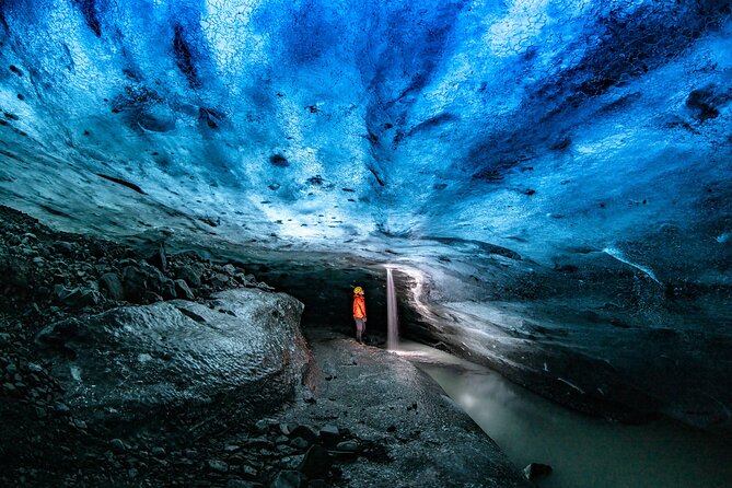 Crystal Ice Cave & Super Jeep Tour from Jökulsárlón - What the “small group of 14” really means