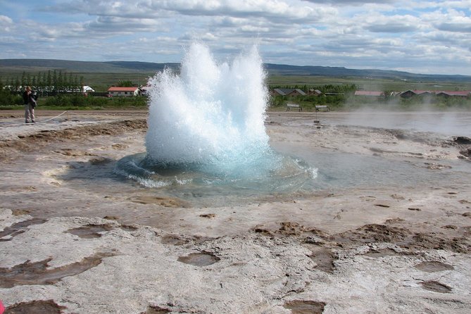 Day Trip to the Golden Circle and Blue Lagoon from Reykjavik - Nesjavellir Geothermal Region: Why Reykjavik Feels Warm