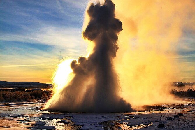 Day Trip to the Golden Circle and Blue Lagoon from Reykjavik - Kerið Crater and the Quick Detour Stops That Keep It Real