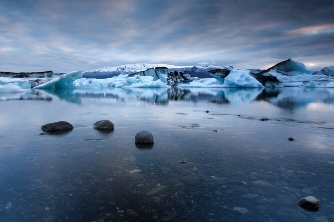 Diamond Beach & Jökulsárlón Floating Glacier Guided Day Tour - Key things to love about Diamond Beach and Jökulsárlón
