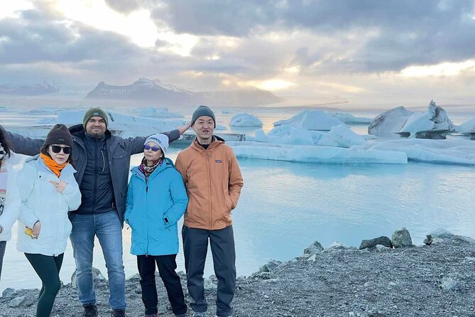 Diamond Beach & Jökulsárlón Floating Glacier Guided Day Tour - Comfort and logistics that matter on a long day