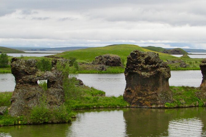 Diamond Circle Tour with Waterfalls From Akureyri - Namafjall Hverir: bubbling mud pits in a 15-minute pause