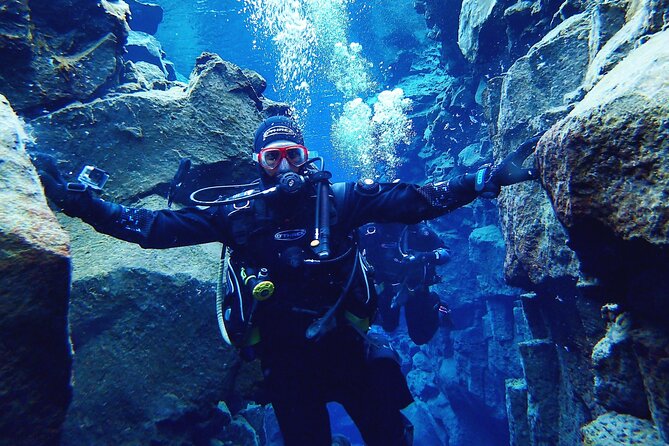 Dive the Divide: Silfra Fissure Scuba Tour | Meet at Thingvellir - Summer vs winter timing: 2 shorter sessions or 1 longer one