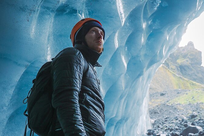 Early Bird Ice Cave with 3 Professional Photos - What the Guide Teaches You About Vatnajökull Ice