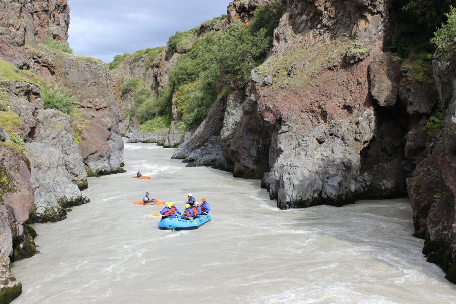 East Glacial River Extreme Rafting - 16 km of rapids: Alarm Clock, Commitment, Screaming Lady, Green Room