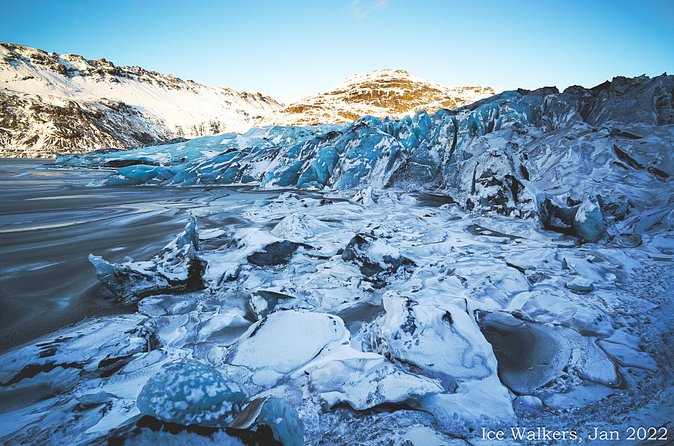 Easy Hike on Sólheimajökull Glacier - Photo Stops, Crevasses, and the Stuff You Might Miss Without a Guide
