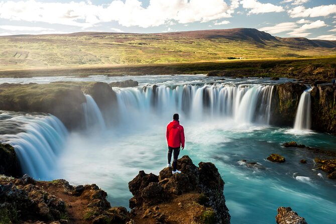From Akureyri Port: Godafoss Waterfall Tour for Cruise Ships - Comfort, bus size, and small-group expectations
