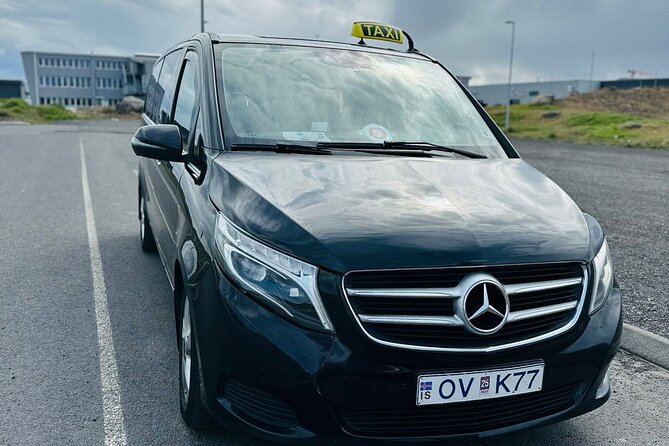 From Keflavik Airport to Reykjavik Hotels (or reverse) - Private - The Airport Day Flow: Timing, Flight Tracking, and Pickup Logic