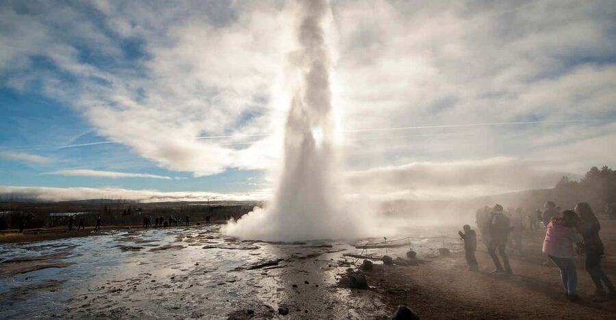 From Reykjavik: 3 Day Family Package - Snæfellsnes Peninsula Day 3: fishing villages, craters, black beaches, and seals