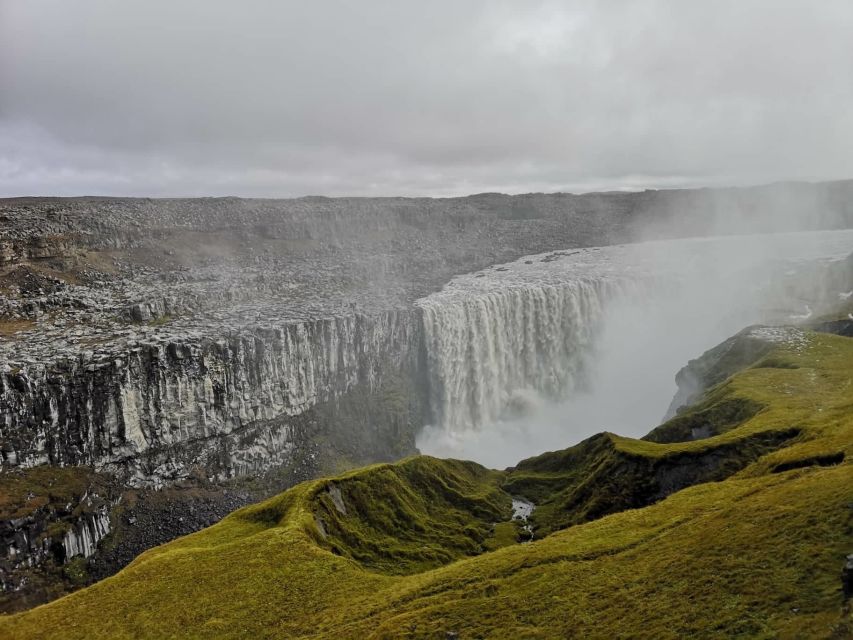 From Reykjavík: 4, 5, 6 or 7-Day Small-Group Ring Road Tour - Group size and guiding style, where quality really shows up