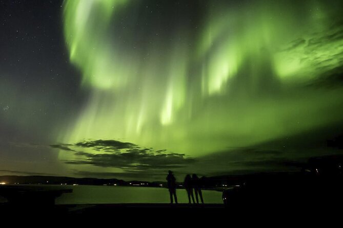 From Reykjavik 4x4 Minibus Northern Lights with Photo and Cocoa - Timing, Pickup, and Night Navigation in Reykjavik