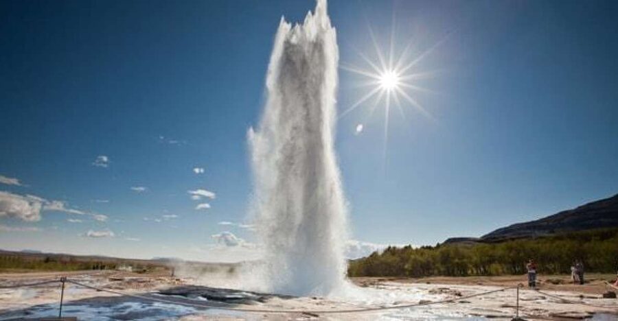From Reykjavik: Best of Golden Circle Afternoon Tour - Þingvellir National Park: Plate Tectonics You Can Walk Near