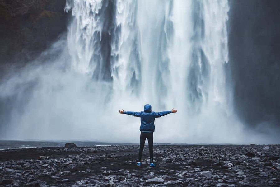 From Reykjavík: Best of Iceland 6-Day Stopover Tour - Golden Circle in one guided day: Þingvellir, Geysir, Gullfoss