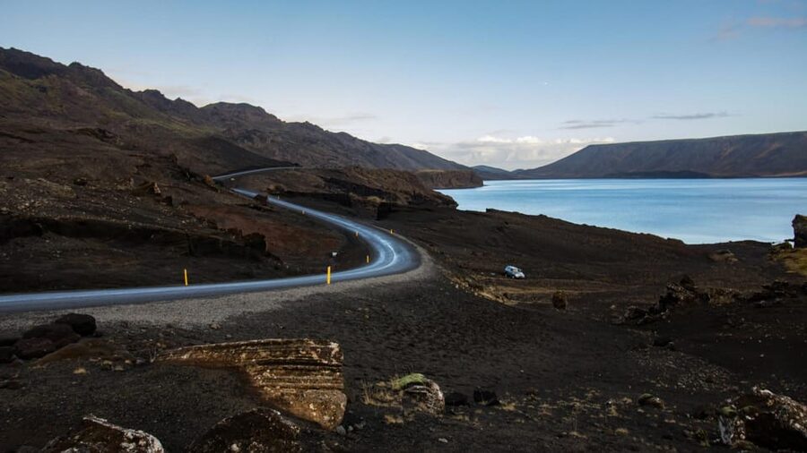 From Reykjavik: Blue Lagoon and Reykjanes Peninsula Tour - Blue Lagoon finish: hot water recovery, with spa extras