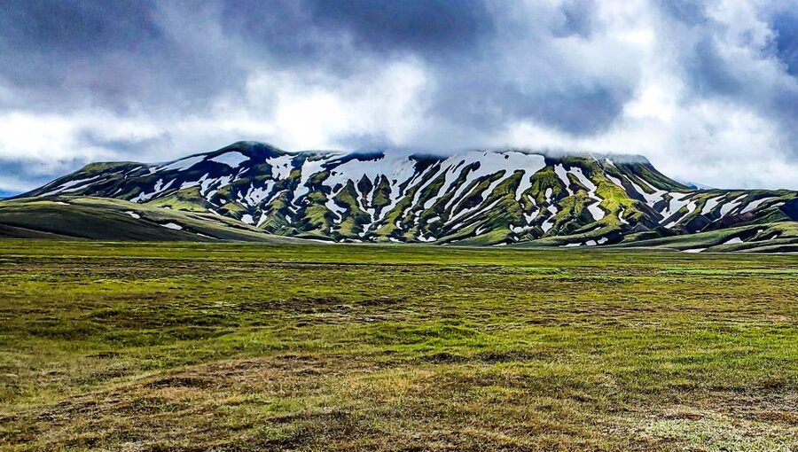 From Reykjavik: Day Tour to Landmannalaugar in a 4X4 - Hnausapollur: Where Crater Lakes Go From Pretty to Strange