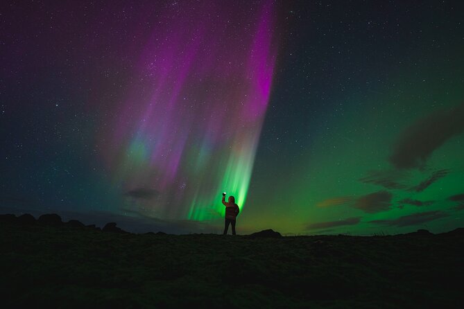 From Reykjavík: Evening Lava Tunnel Tour and Northern Lights Tour - Hot Cocoa Under the Stars: Comfort During the Wait