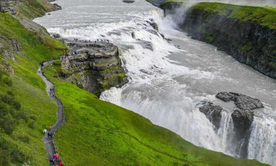 From Reykjavík: Full-day Golden Circle & Horse Riding Tour - Geysir and the eruption moment, what to watch for