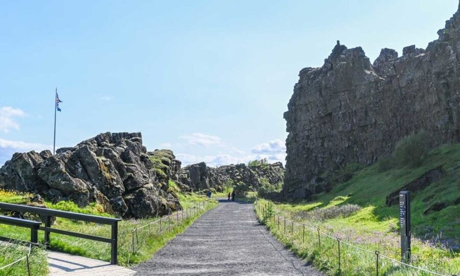 From Reykjavík: Full-day Golden Circle & Horse Riding Tour - Who should book this horseback riding and Golden Circle day