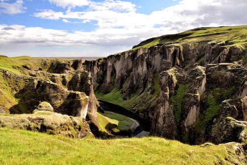 From Reykjavik: Glacier Lagoon and Fjaðrárgjúfur Canyon Tour - Price and Value: What $241 Buys on a 15-Hour Day