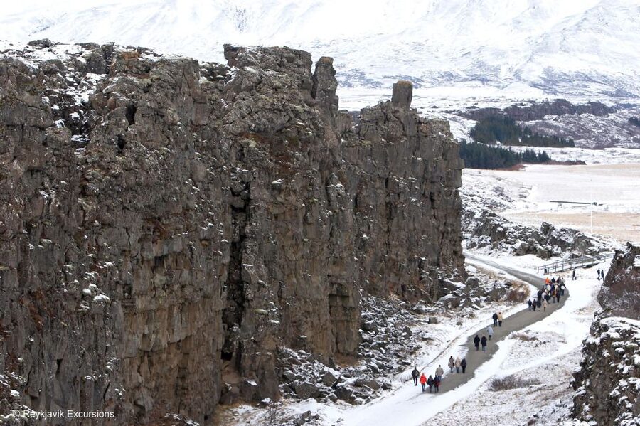 From Reykjavik: Golden Circle and Northern Lights Combo - Þingvellir National Park: Standing Near a Tectonic Boundary