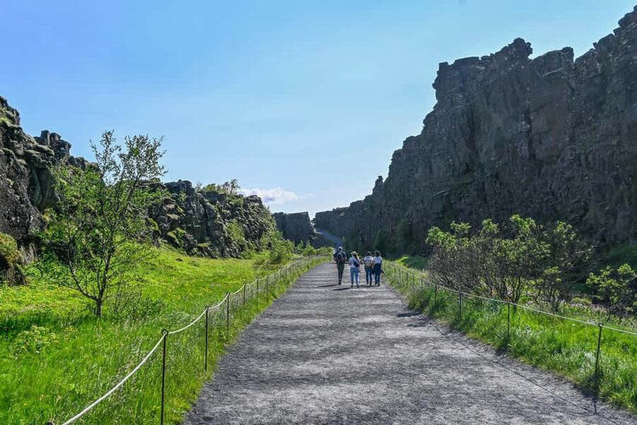 From Reykjavík: Golden Circle & Laugarás Lagoon Minibus Tour - Geysir and Strokkur: eruption rhythm you can plan around