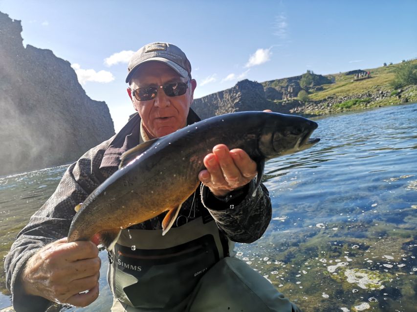 From Reykjavik: Lake and River Fishing Tour - From 08:00 pickup to Thingvellir, your day starts with real Iceland