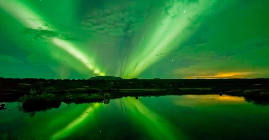 From Reykjavik: Northern Lights Boat Cruise - What happens on board: your “two worlds” plan