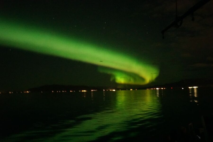 From Reykjavik: Northern Lights Boat Cruise - When the aurora shows up: what “good luck” looks like