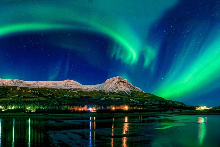 From Reykjavik: Northern Lights Chase with Expert Guide - Leaving City Glow: The Countryside Hunt in Real Time